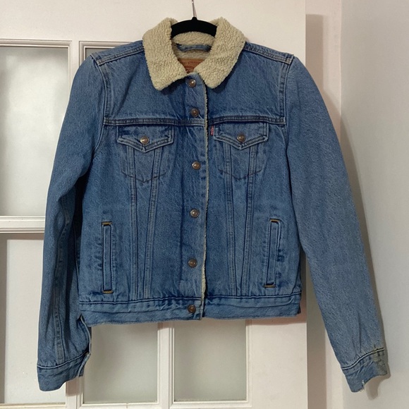 Levi's Jackets & Blazers - LEVI’S Sherpa Trucker